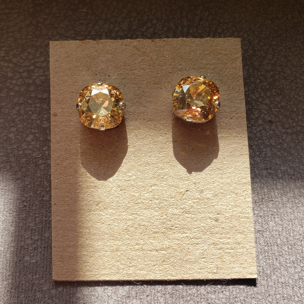 Vintage cushion cut Faceted champagne moissanite stud earrings - Picture 2 of 12